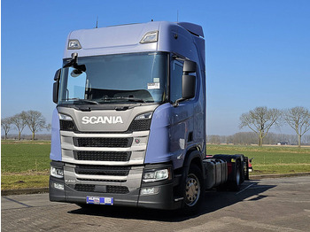 Camión chasis SCANIA R 450