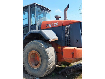 Cargadora de ruedas HITACHI ZW220: foto 4