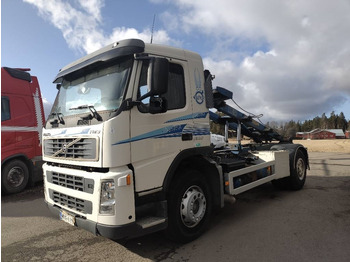 Camión portacontenedor de cadenas VOLVO FM9