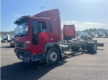 Camión chasis VOLVO FL 250