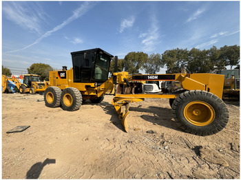 Grader CATERPILLAR 140H