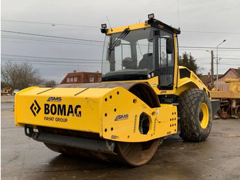 Compactador BOMAG