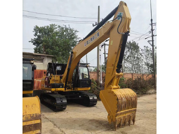 Excavadora de cadenas CATERPILLAR 320D2