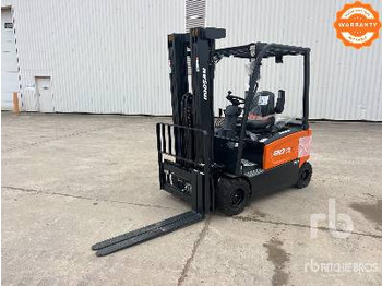 Carretilla elevadora eléctrica DOOSAN