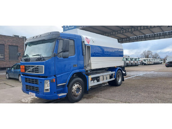 Camión cisterna VOLVO FM