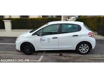 Coche Peugeot 208 Diesel - DN 138 XN - 280 000 km (2 places): foto 4