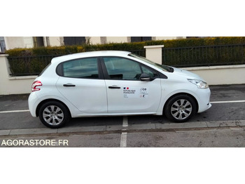 Coche Peugeot 208 Diesel - DN 138 XN - 280 000 km (2 places): foto 5