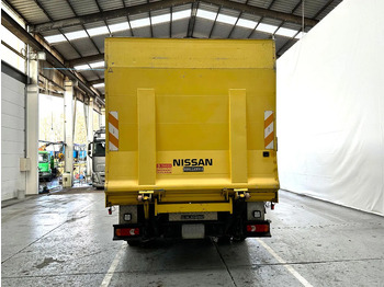 Camión caja cerrada Nissan TK120H: foto 5