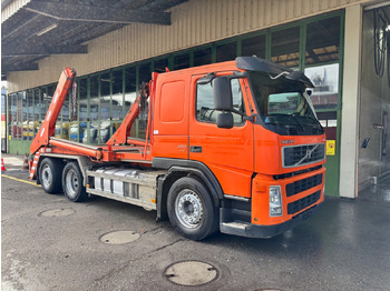 Camión portacontenedor de cadenas VOLVO FM 400