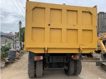 Camión volquete para transporte de equipos pesados SINOTRUK Howo Dump truck 371: foto 5