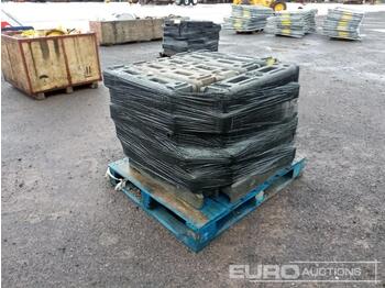 Equipo de construcción Pallet of Rubber Bases to suit Heras Fencing: foto 1