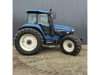 Tractor New Holland 8770: foto 2