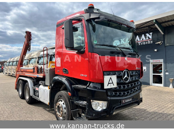 Camión portacontenedor de cadenas MERCEDES-BENZ Arocs 2643