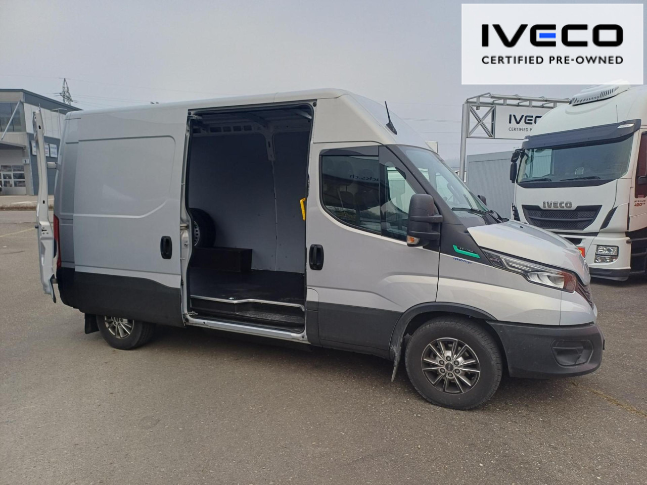 Furgón IVECO Daily 35S14NA8V/P Euro6 Klima AHK Navi Luftfeder: foto 12