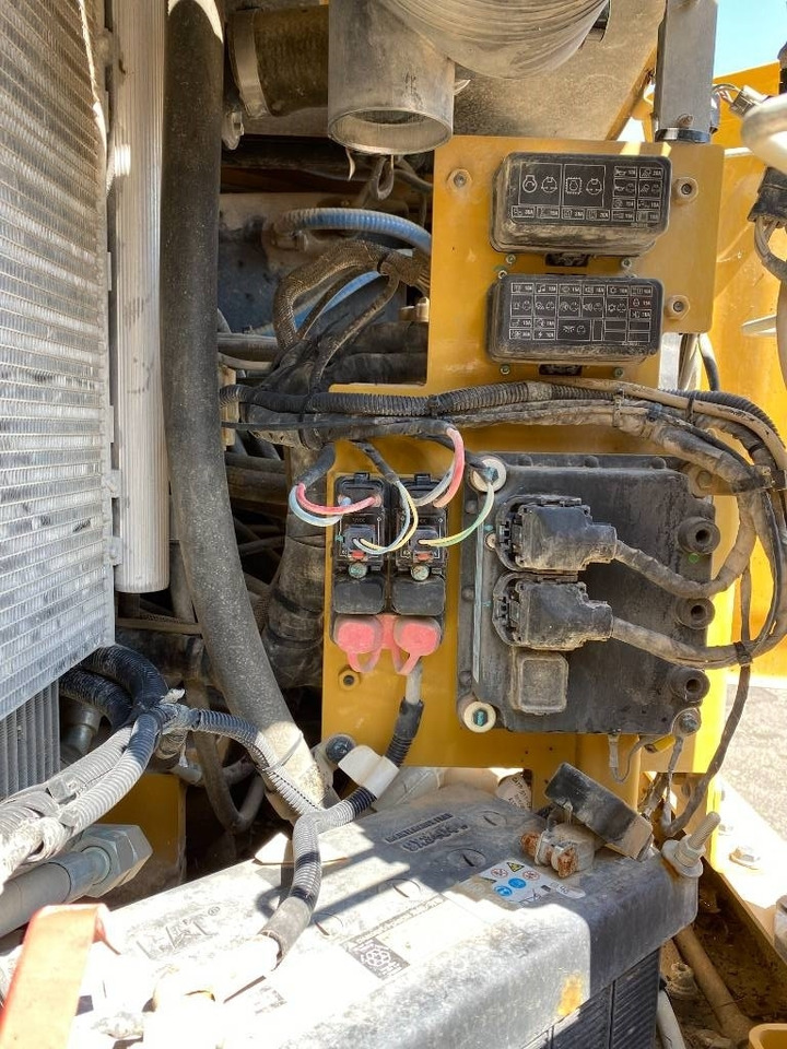 Excavadora de cadenas CAT CAT 308 CR avec Certificat CE Origine Française: foto 32