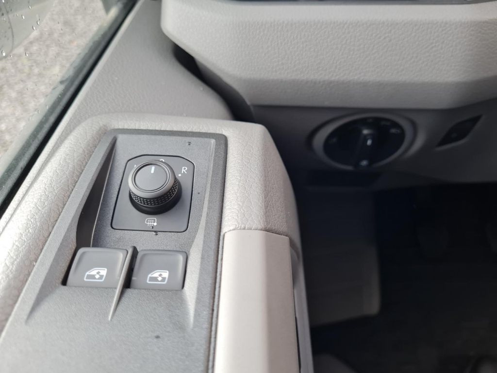 Furgoneta pequeña Volkswagen Crafter Kasten TDI MR L3H3 KLIMA KAMERA NAVI/APP: foto 22