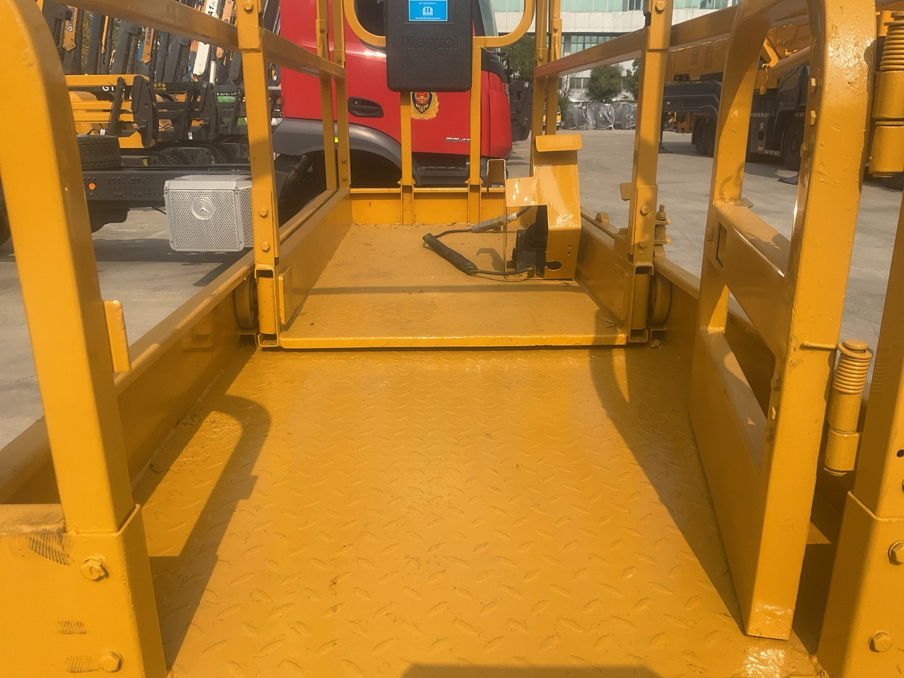 Plataforma de tijeras XCMG Official Used Aerial Work Platform Lift GTJZ0808 8m Hydraulic Scissor Lift Price: foto 6