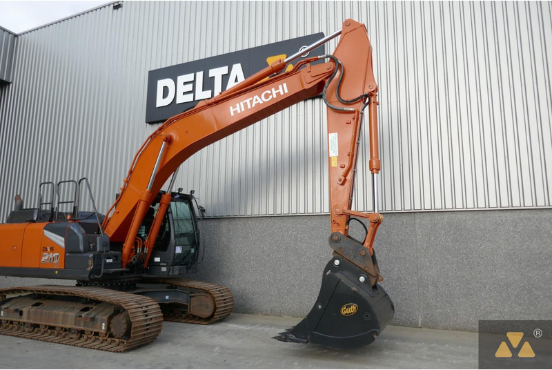 Excavadora de cadenas Hitachi ZX210LC-7: foto 11