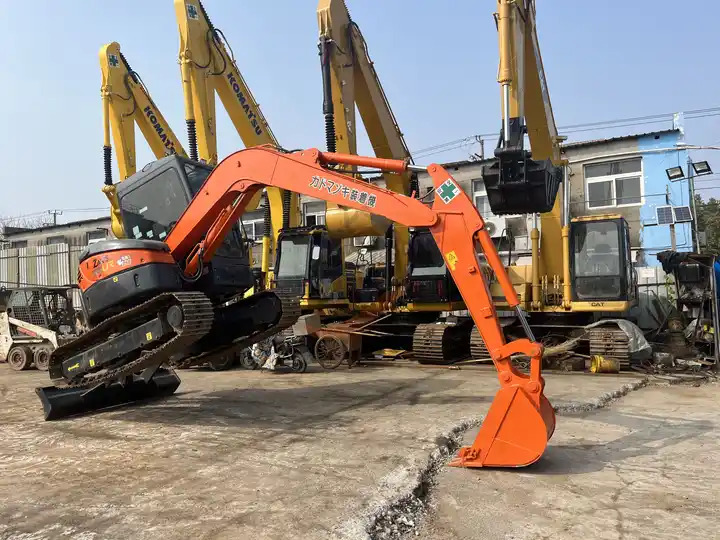 Excavadora de cadenas used Excavator Hitachi Zaxis55ur good quality made in japan Hitachi ZX55ur crawler excavator: foto 6