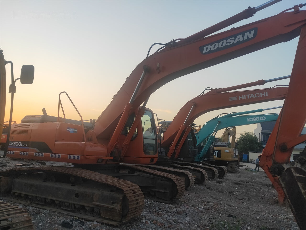 Excavadora de cadenas Doosan DH300LC-7: foto 7