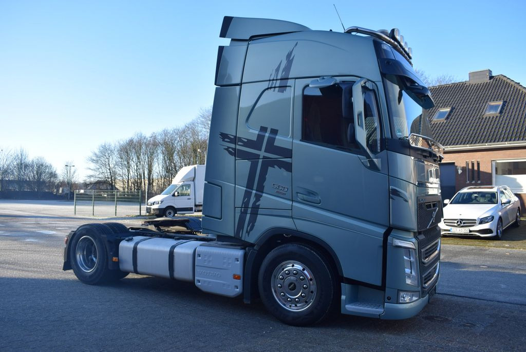 Arrendamiento de Volvo  FH 470 T Navi ACC Retarder 2x Tank TOP Zustand  Volvo  FH 470 T Navi ACC Retarder 2x Tank TOP Zustand: foto 11