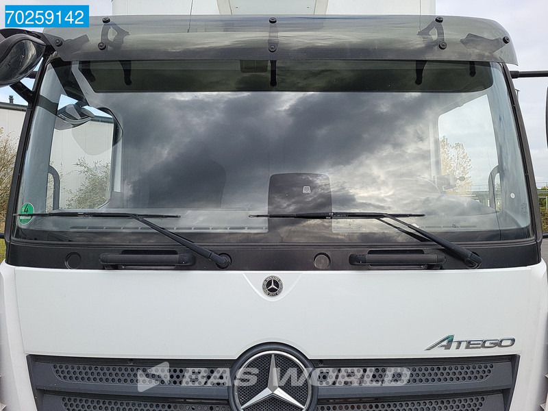 Camión frigorífico Mercedes-Benz Atego 816 4X2 7.49t Thermoking B-100 Max Ladebordwand Junge: foto 9