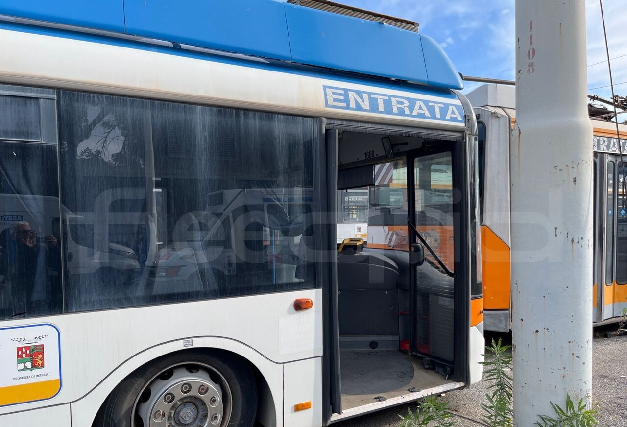 Autobús urbano, Autobús eléctrico Solaris Filobus: foto 12