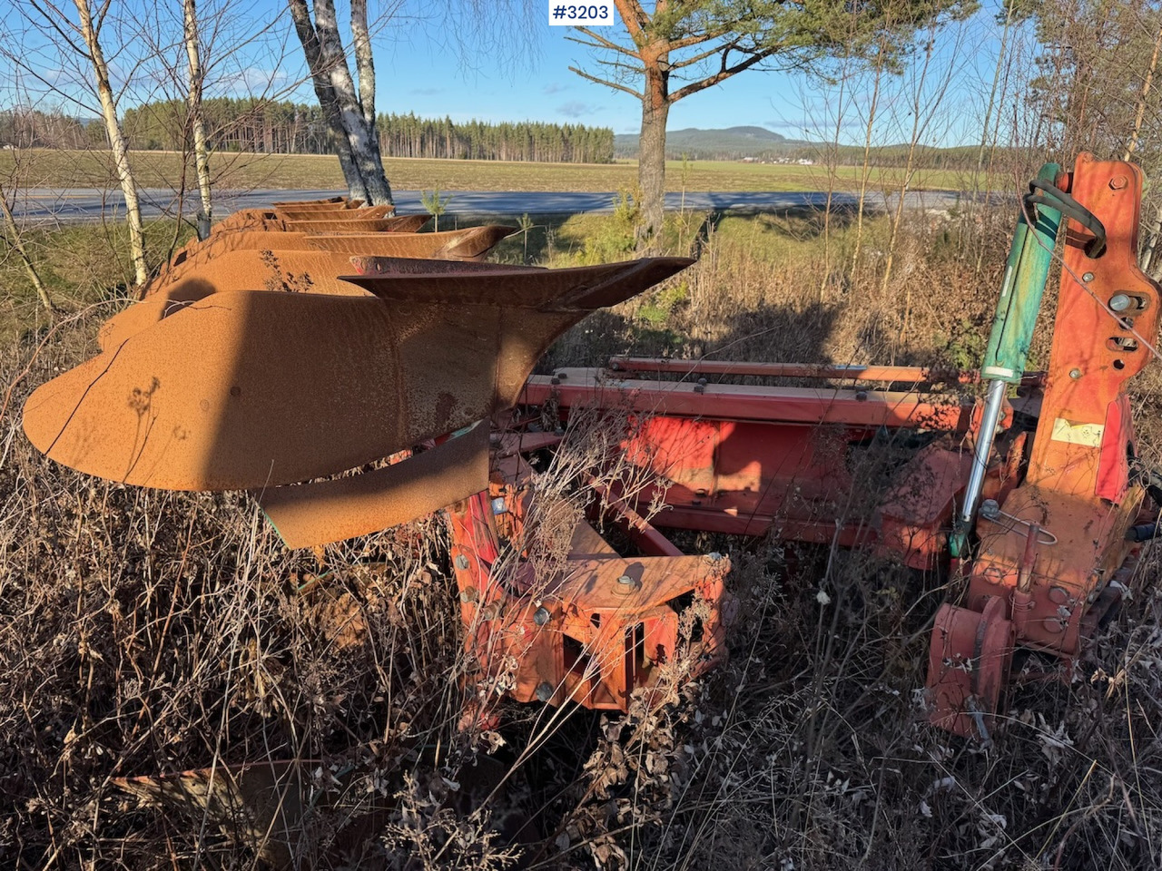 Equipo para trabajo del suelo Kverneland LO 100 6-furrow Reversible Plow: foto 8