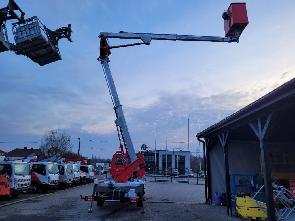 Camión con plataforma elevadora Multitel MX 170 - 17m Iveco Daily 35S11 - bucket truck boom: foto 9