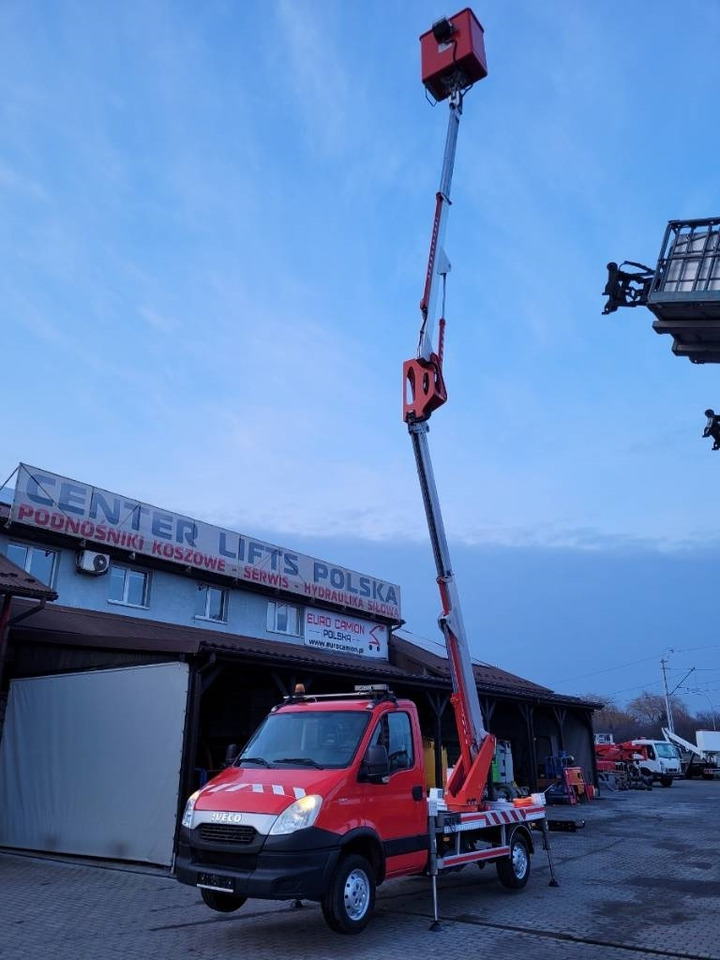 Camión con plataforma elevadora Multitel MX 170 - 17m Iveco Daily 35S11 - bucket truck boom: foto 7