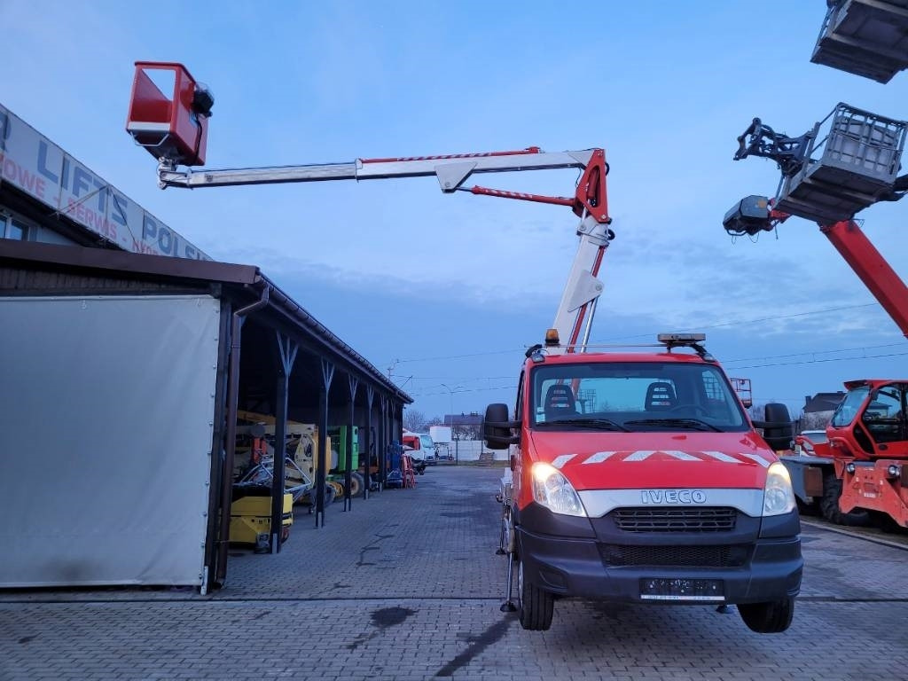 Camión con plataforma elevadora Multitel MX 170 - 17m Iveco Daily 35S11 - bucket truck boom: foto 10