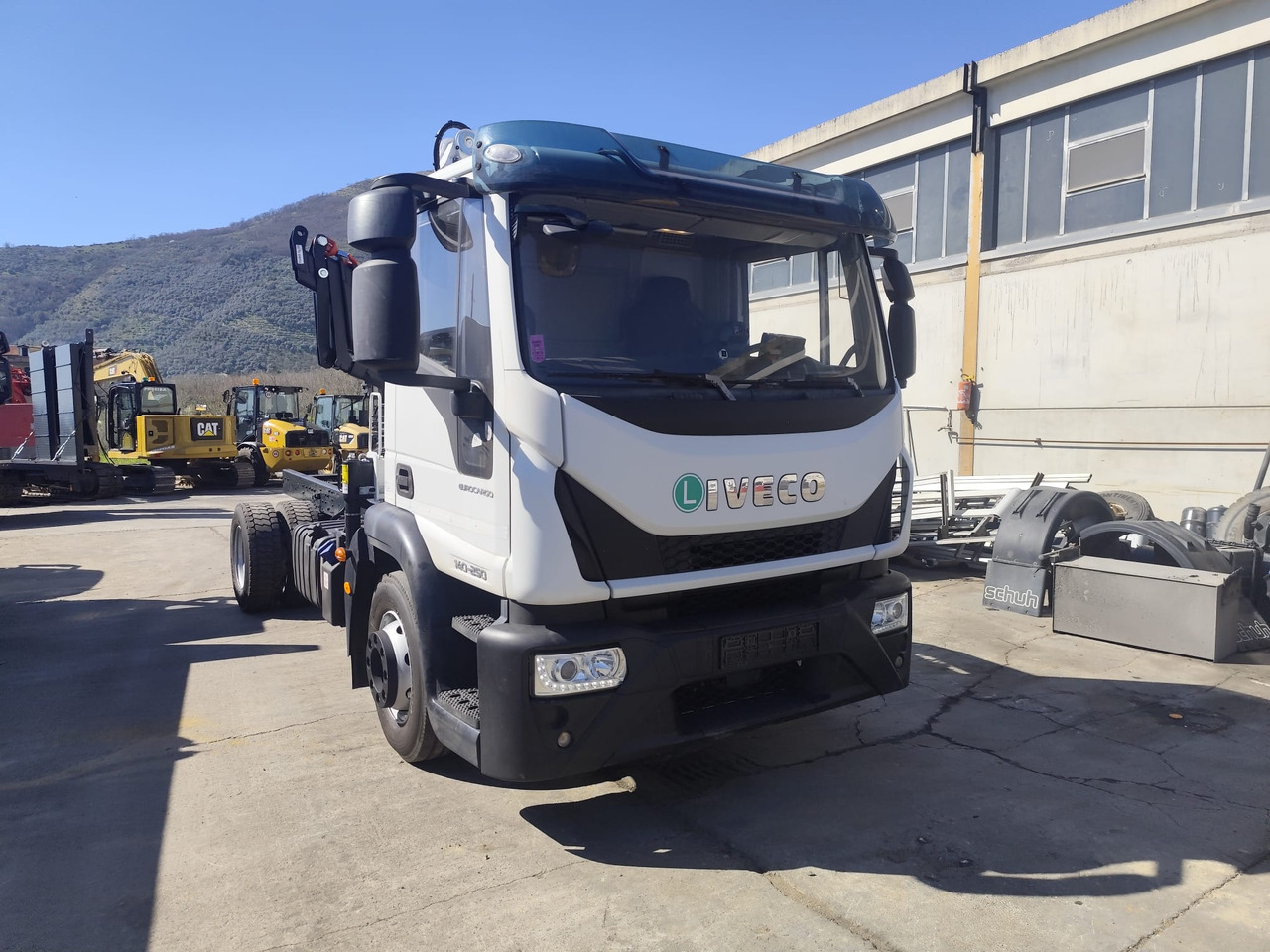 Camión grúa IVECO EUROCARGO 140-250: foto 27