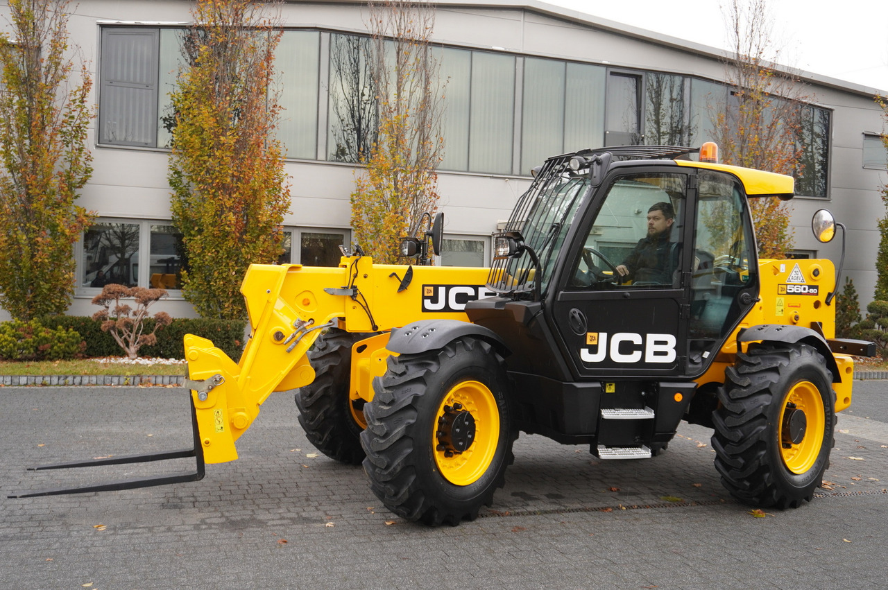 Arrendamiento de JCB 560-80 / 6 ton lifting capacity / power 146 HP JCB 560-80 / 6 ton lifting capacity / power 146 HP: foto 6