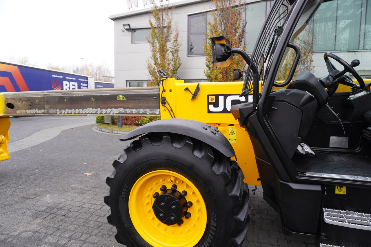 Arrendamiento de JCB 560-80 / 6 ton lifting capacity / power 146 HP JCB 560-80 / 6 ton lifting capacity / power 146 HP: foto 23