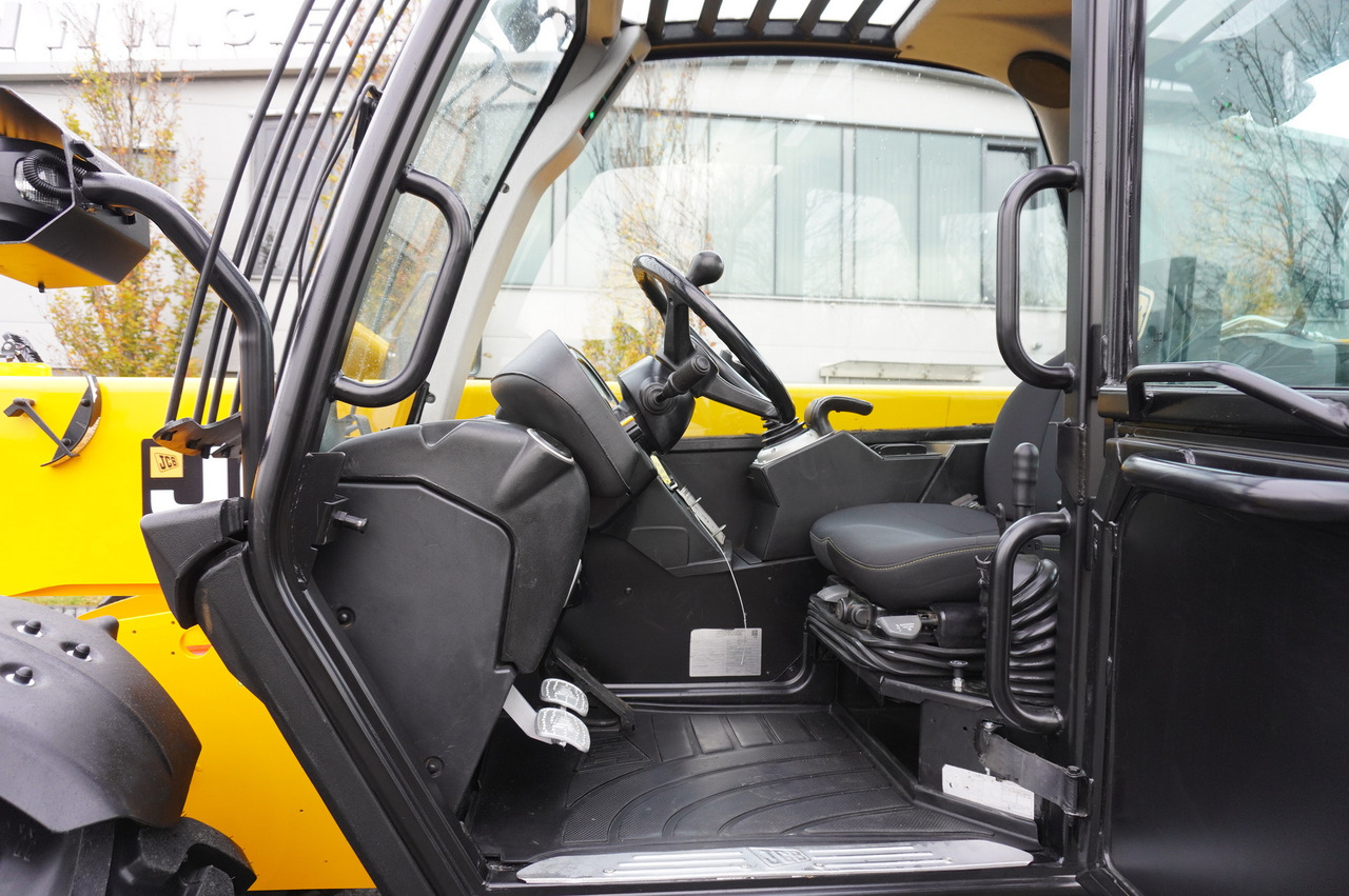 Arrendamiento de JCB 560-80 / 6 ton lifting capacity / power 146 HP JCB 560-80 / 6 ton lifting capacity / power 146 HP: foto 18