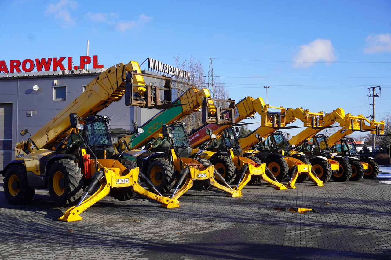 Arrendamiento de JCB 560-80 / 6 ton lifting capacity / power 146 HP JCB 560-80 / 6 ton lifting capacity / power 146 HP: foto 38