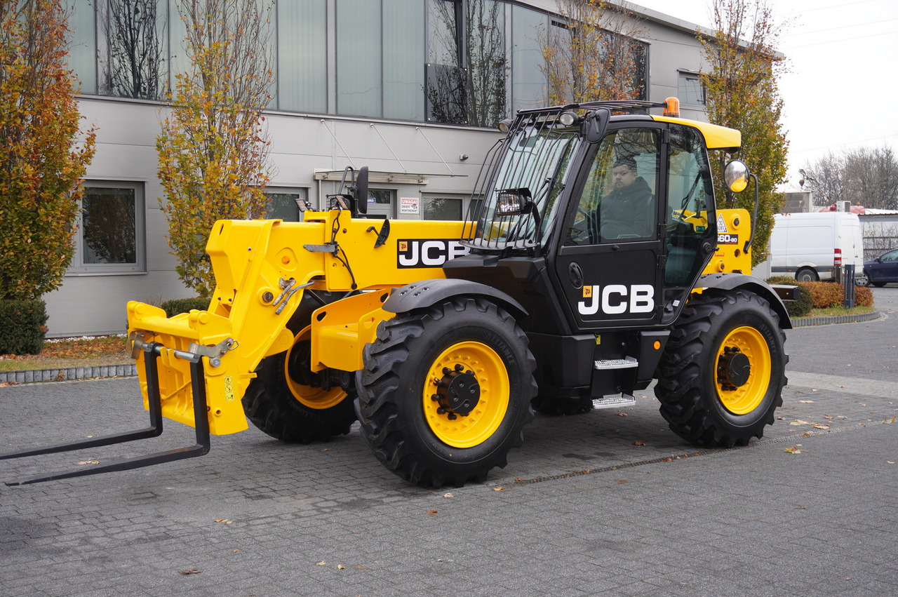 Arrendamiento de JCB 560-80 / 6 ton lifting capacity / power 146 HP JCB 560-80 / 6 ton lifting capacity / power 146 HP: foto 8