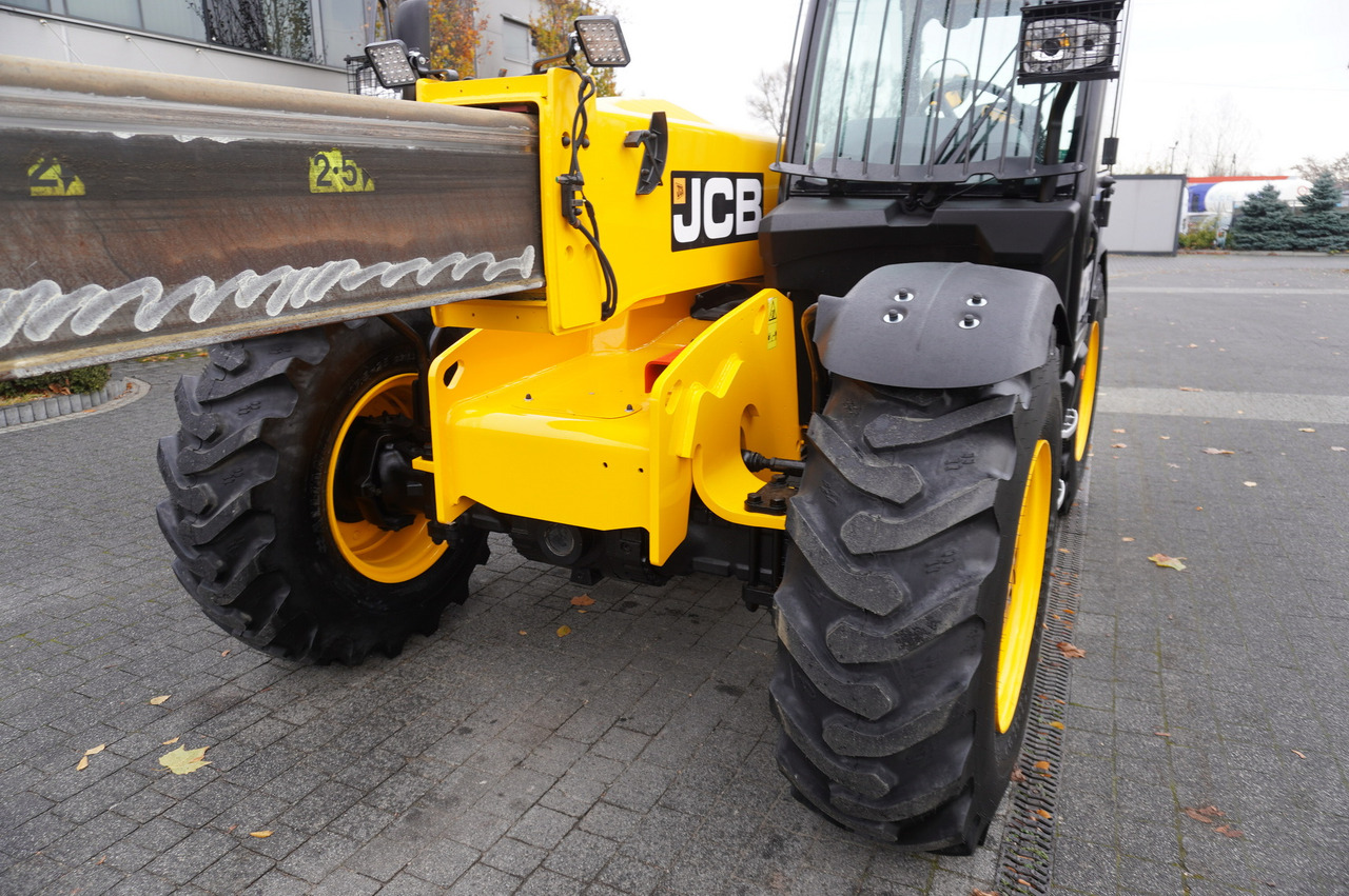 Arrendamiento de JCB 560-80 / 6 ton lifting capacity / power 146 HP JCB 560-80 / 6 ton lifting capacity / power 146 HP: foto 32