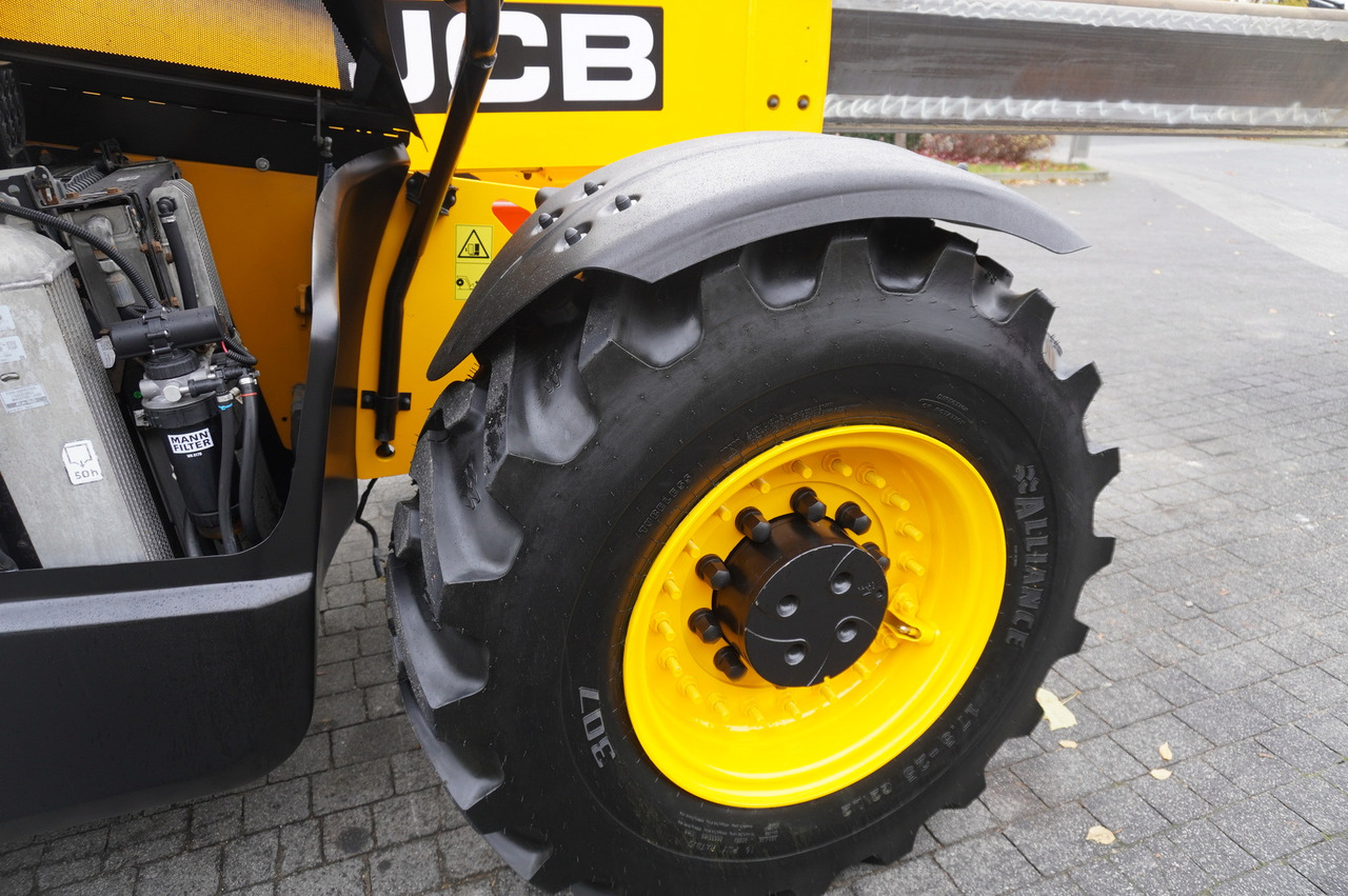 Arrendamiento de JCB 560-80 / 6 ton lifting capacity / power 146 HP JCB 560-80 / 6 ton lifting capacity / power 146 HP: foto 26