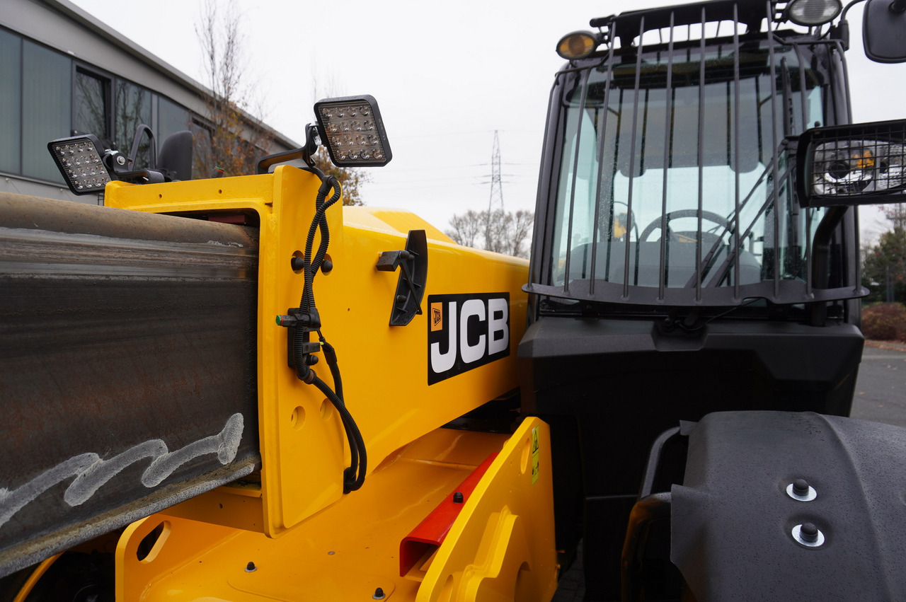 Arrendamiento de JCB 560-80 / 6 ton lifting capacity / power 146 HP JCB 560-80 / 6 ton lifting capacity / power 146 HP: foto 33