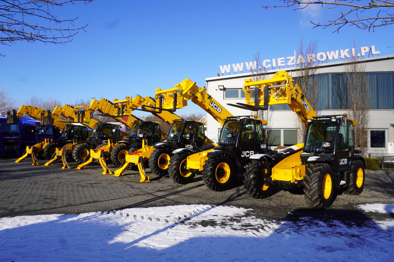 Arrendamiento de JCB 560-80 / 6 ton lifting capacity / power 146 HP JCB 560-80 / 6 ton lifting capacity / power 146 HP: foto 38