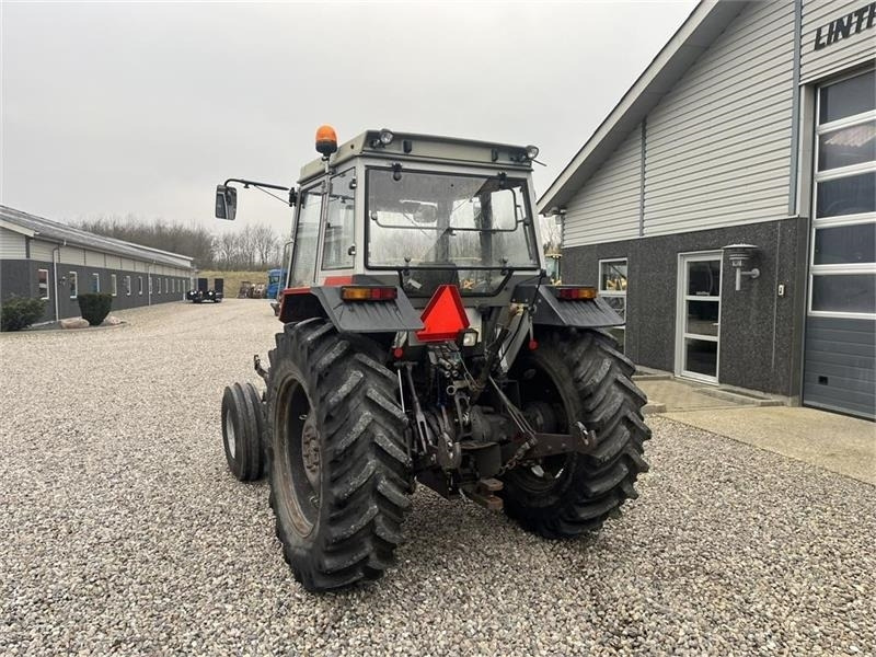 Tractor Massey Ferguson 390 HiLine med frontlift: foto 11