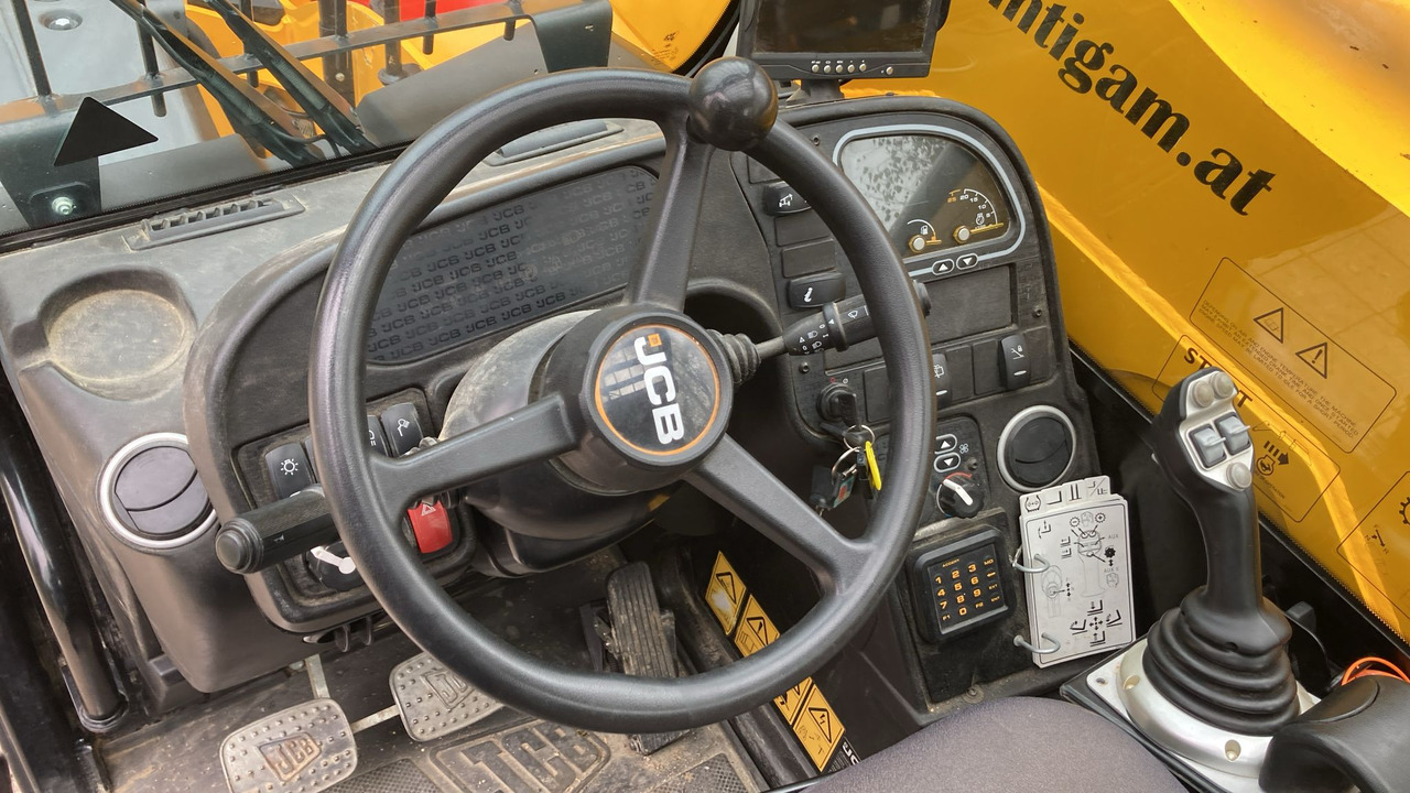 Arrendamiento de JCB 540-170 JCB 540-170: foto 12