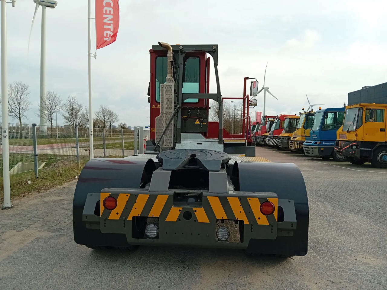 Tractor industrial TERBERG - YT220: foto 8