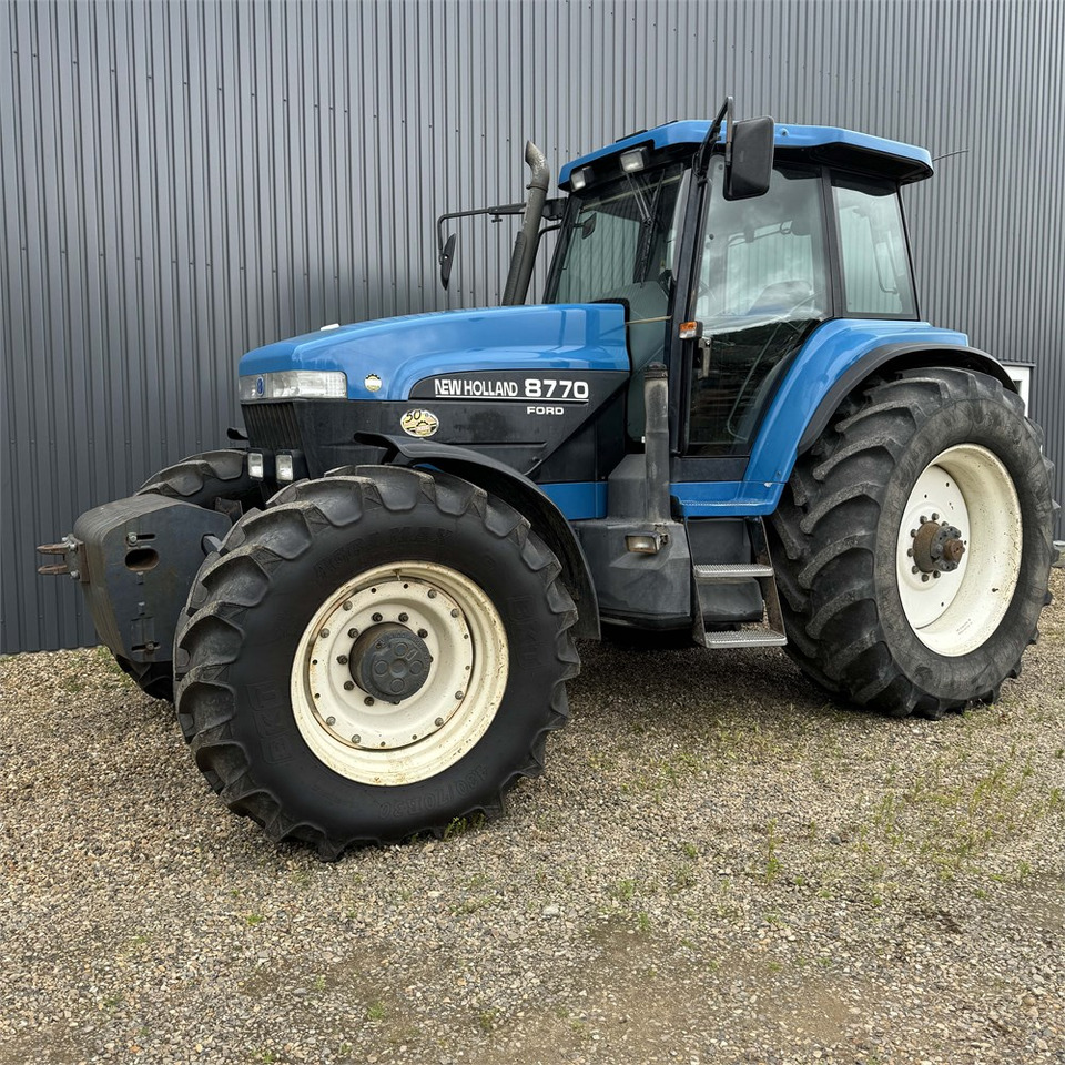 Tractor New Holland 8770: foto 6