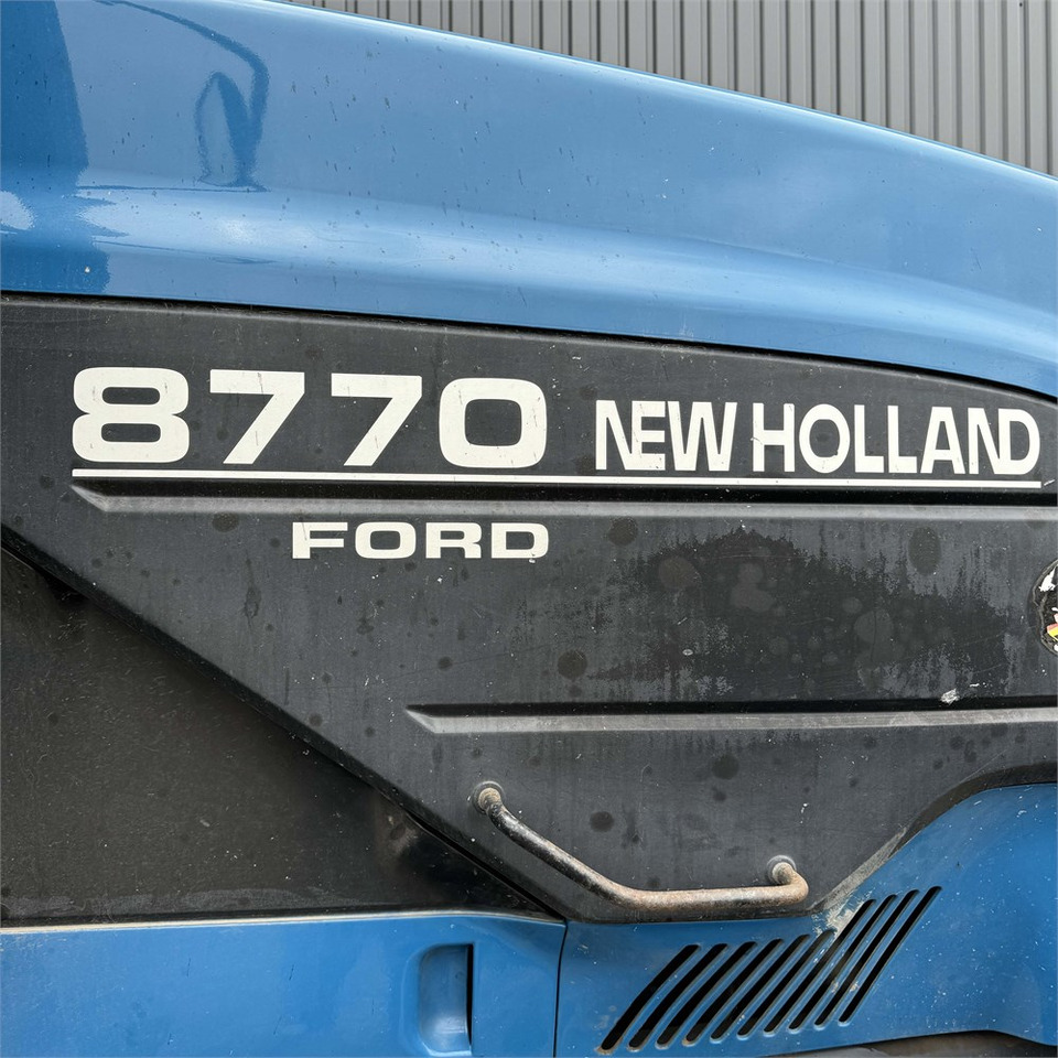 Tractor New Holland 8770: foto 23