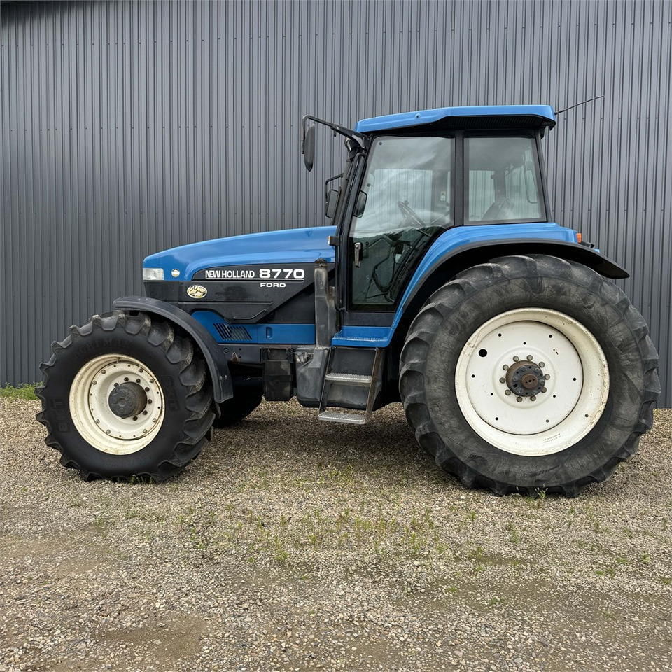 Tractor New Holland 8770: foto 7